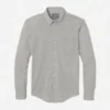 Button-down-T-shirt