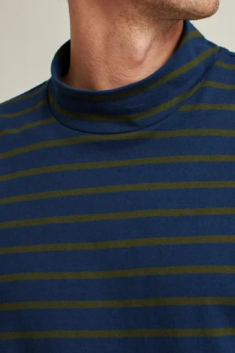 Forever T-shirt med hög krage