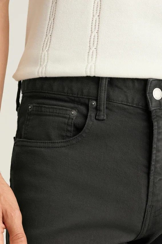 Gör dig redo för jet-set-livet med Bonobos extra stretchiga Stretch Travel Jeans Gör dig redo för jet-set-livet med Bonobos extra stretchiga Stretch Travel Jeans