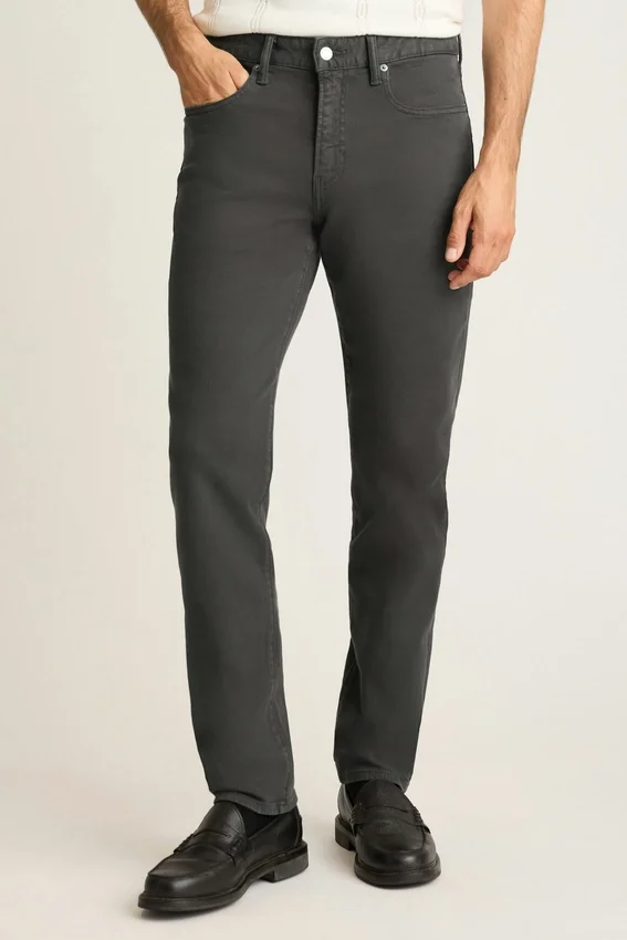 Gör dig redo för jet-set-livet med Bonobos extra stretchiga Stretch Travel Jeans Gör dig redo för jet-set-livet med Bonobos extra stretchiga Stretch Travel Jeans
