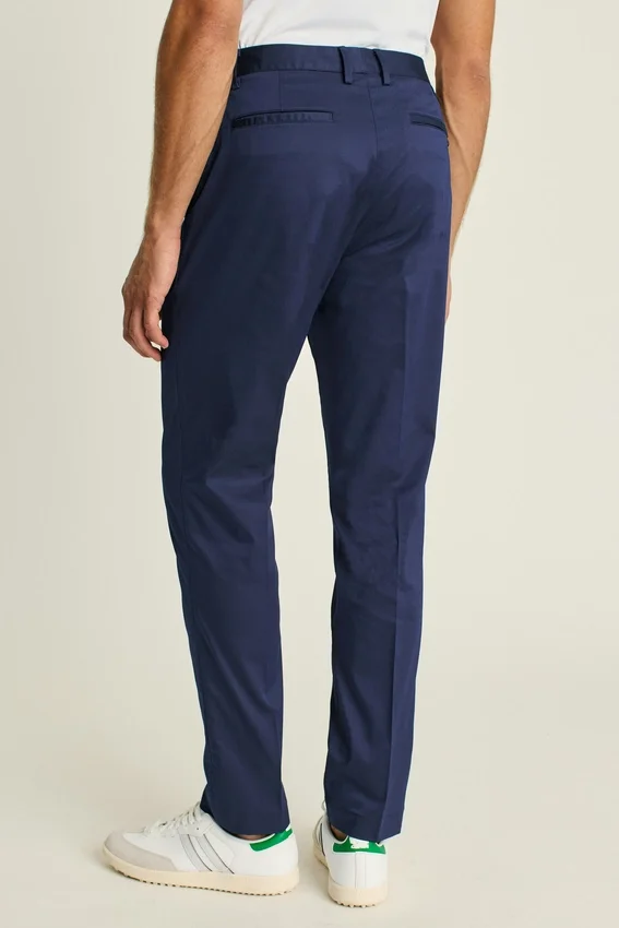 Håll dig sval och se snygg ut med Bonobos Tech Trouser Håll dig sval och se snygg ut med Bonobos Tech Trouser