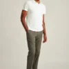 Stretch Washed Chino: Skräddarsydda chinos med Slim Fit-passform Stretch Washed Chino: Skräddarsydda chinos med Slim Fit-passform