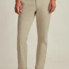 Stretch Washed Chino: Skräddarsydda chinos med Slim Fit-passform Stretch Washed Chino: Skräddarsydda chinos med Slim Fit-passform