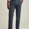 Stretch Washed Chino: Skräddarsydda chinos med Slim Fit-passform Stretch Washed Chino: Skräddarsydda chinos med Slim Fit-passform