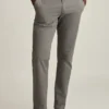 Stretch Washed Chino: Skräddarsydda chinos med Slim Fit-passform
