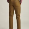 Stretch Washed Chino: Skräddarsydda chinos med Slim Fit-passform Stretch Washed Chino: Skräddarsydda chinos med Slim Fit-passform