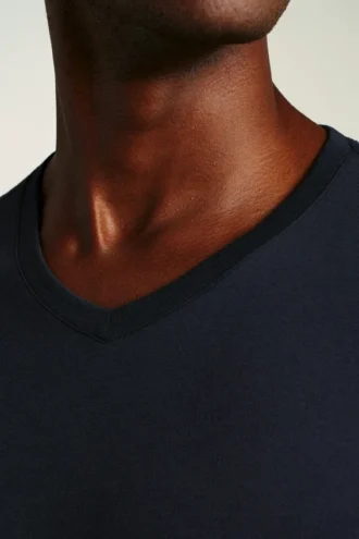 T-shirt i ekologisk bomull med V-ringning