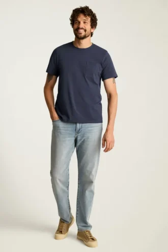T-shirt med ficka i ekologisk bomull