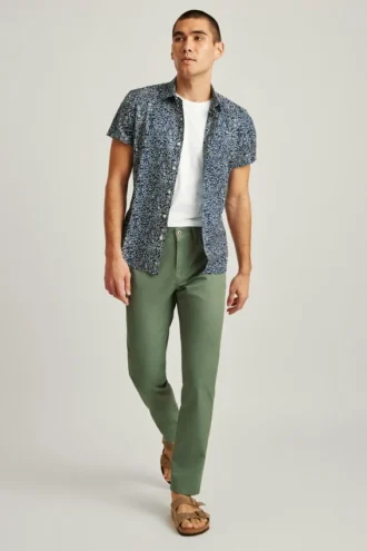 Upplev äventyr med stil i Bonobos lätta Travel Jeans